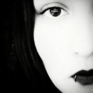 Meet your Posher, Demona